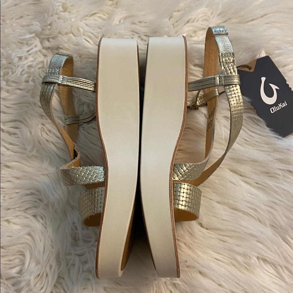 OluKai Women's Sandals in Metallic Gold size 10W brand new see all photos - Picture 5 of 12